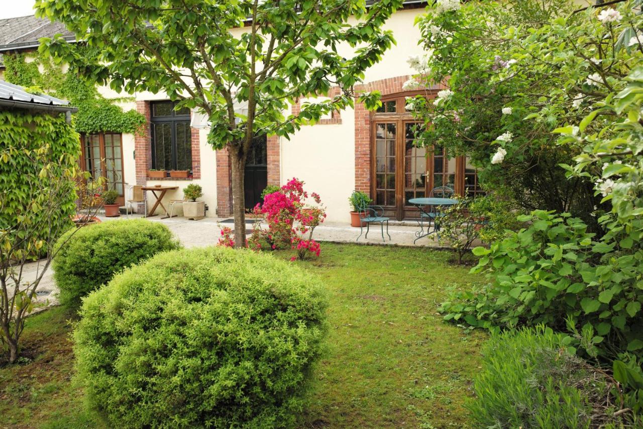 Les Crepinieres Bed & Breakfast Chartres Exterior photo