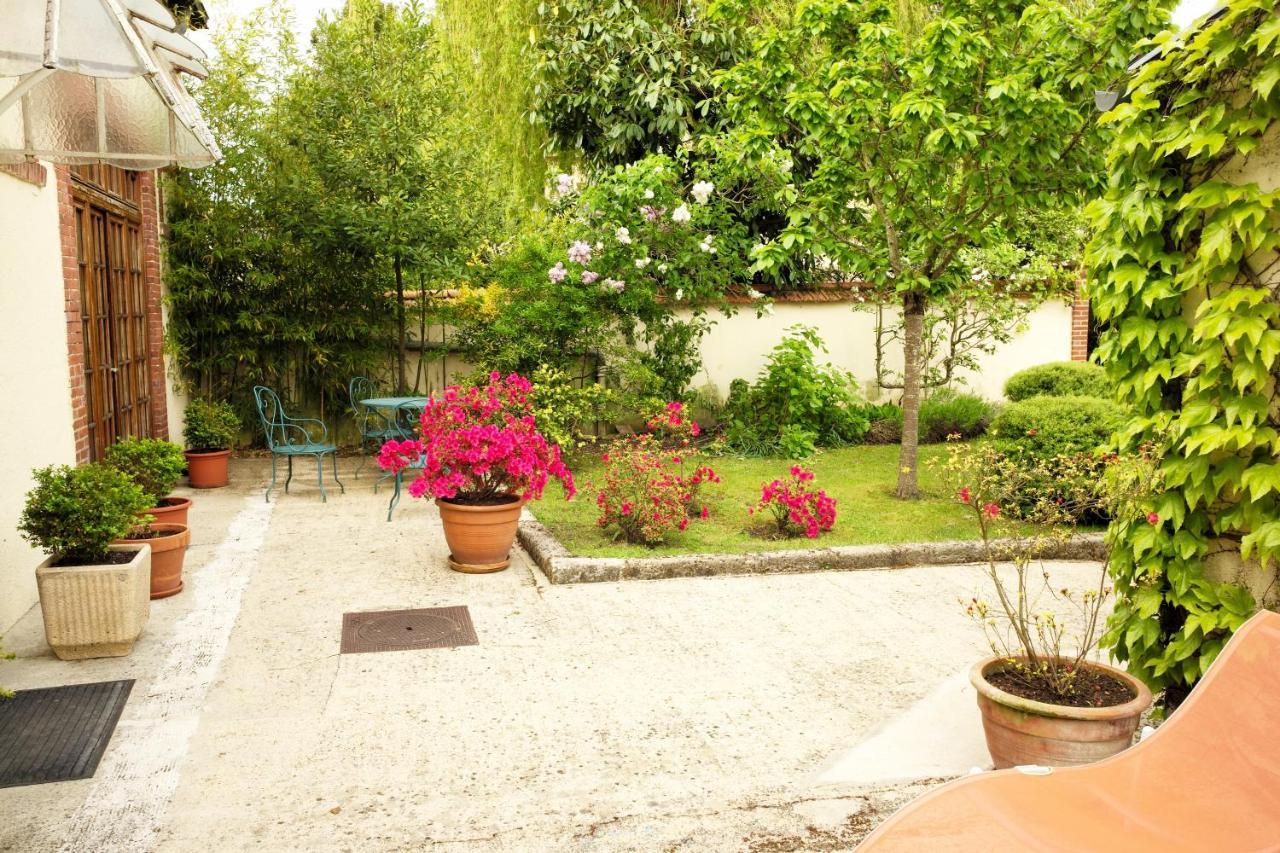 Les Crepinieres Bed & Breakfast Chartres Exterior photo